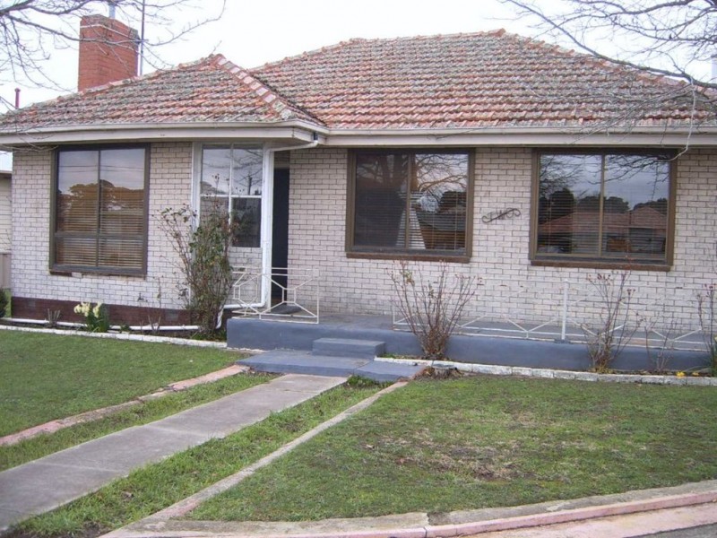 2 Boronia Grove, Wendouree VIC 3355