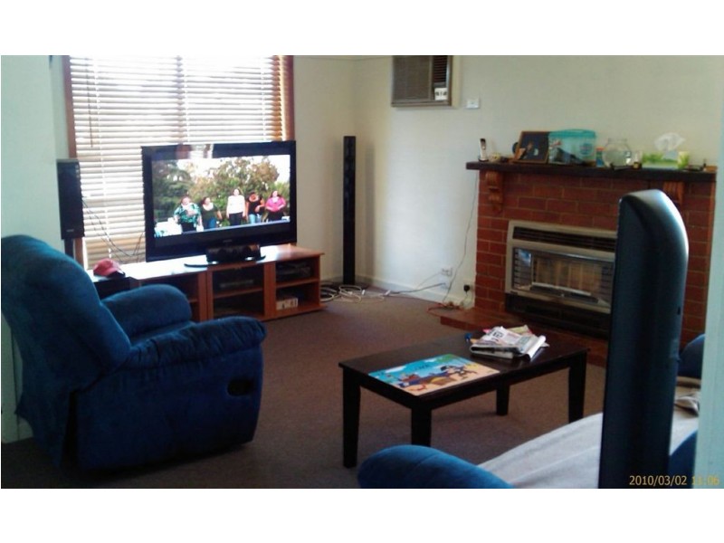 2 Boronia Grove, Wendouree VIC 3355