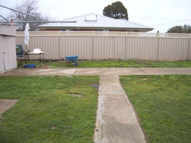 2 Boronia Grove, Wendouree VIC 3355