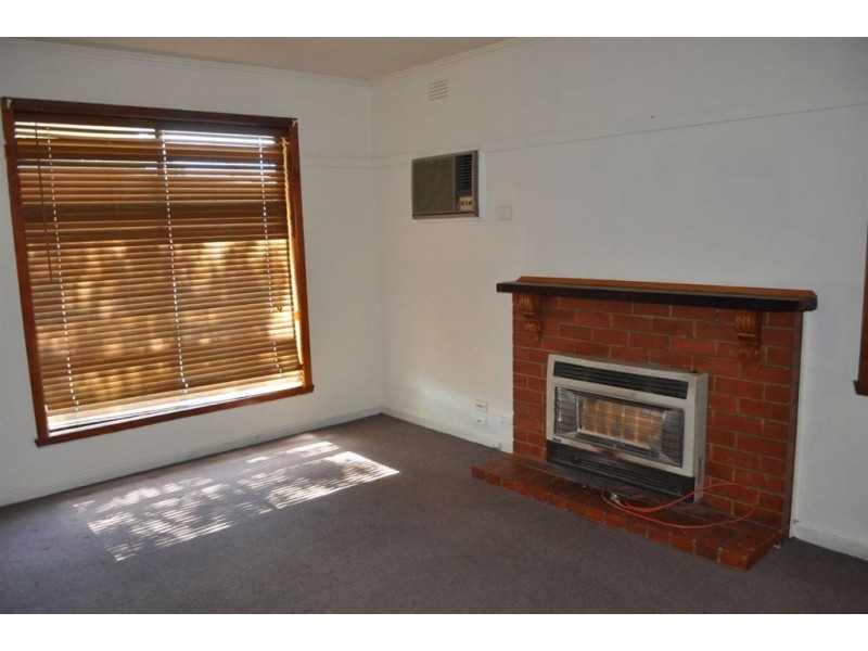 2 Boronia Grove, Wendouree VIC 3355