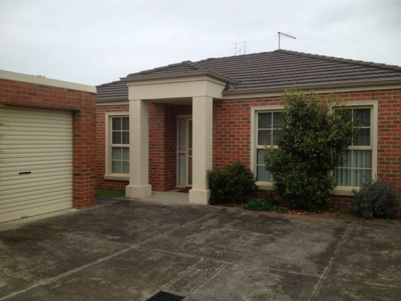 2/4 Cardigan Avenue, Alfredton VIC 3350