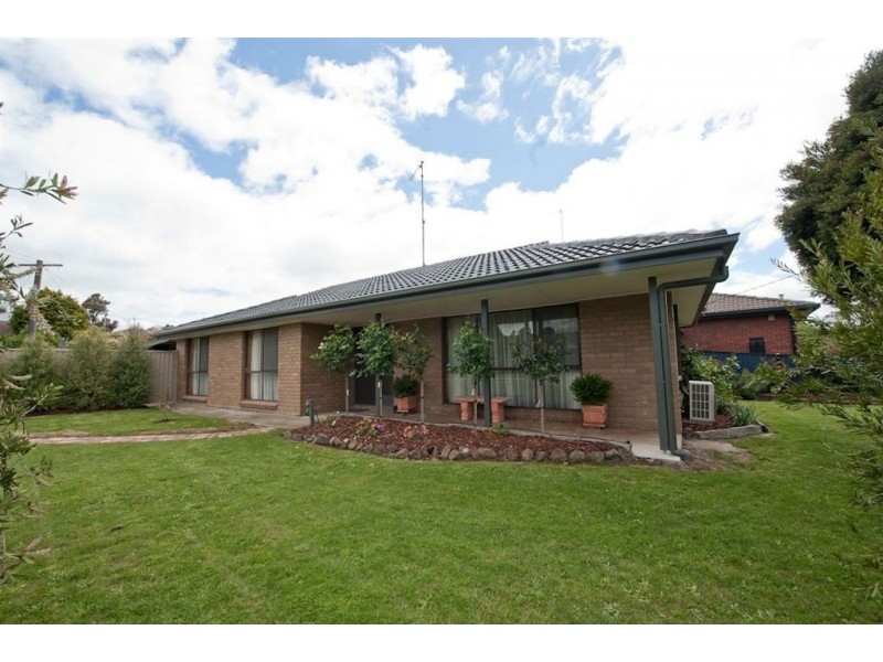 32 Bradby Avenue, Mount Clear VIC 3350