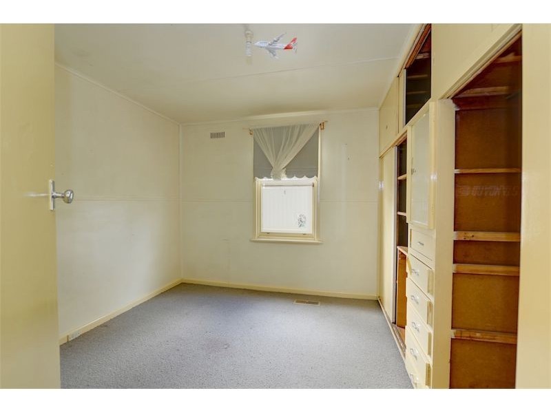 305 Clyde St, Soldiers Hill VIC 3350