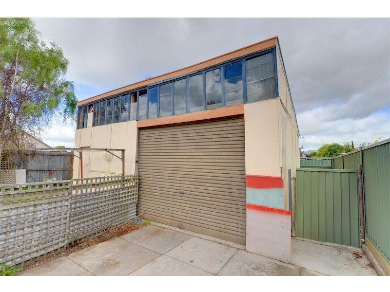 305 Clyde St, Soldiers Hill VIC 3350