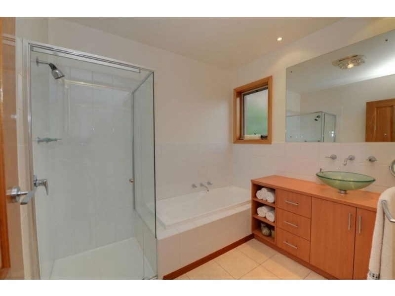 2A Nightingale Street, Newington VIC 3350