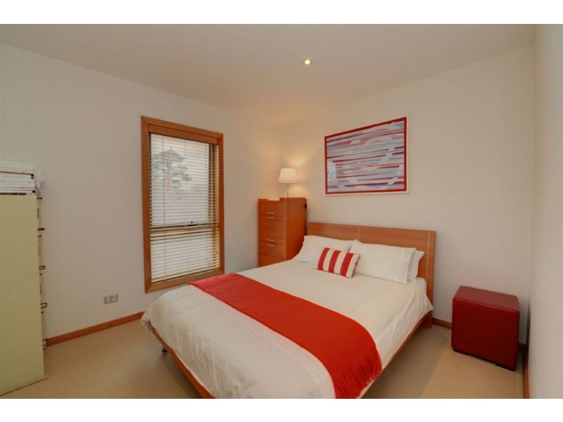 2A Nightingale Street, Newington VIC 3350