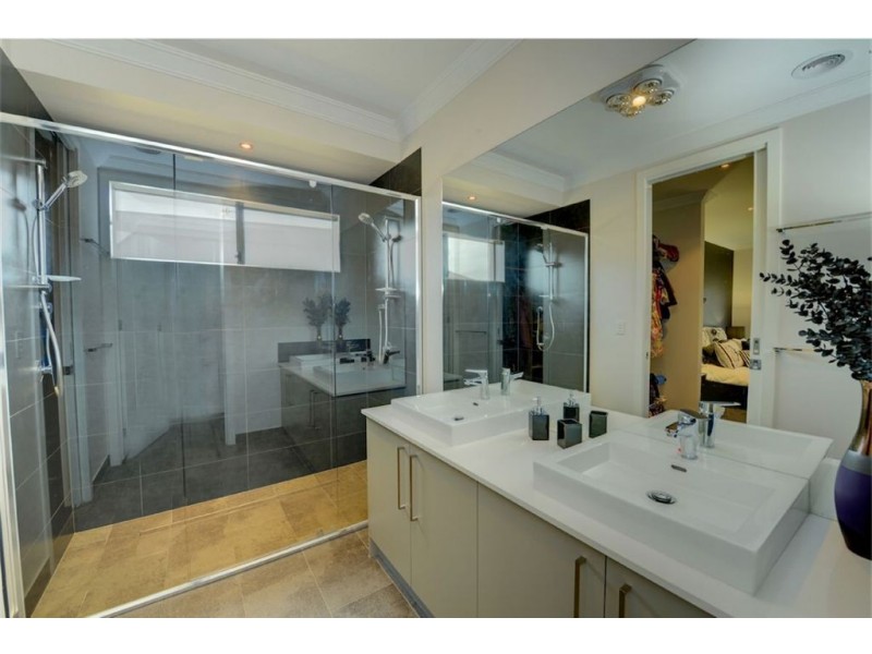 9 Bellington Drive, Alfredton VIC 3350