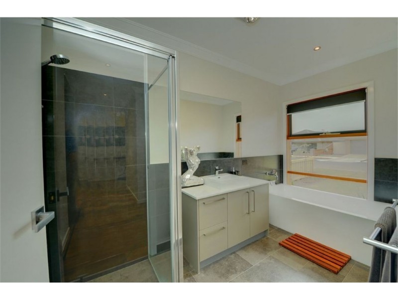 9 Bellington Drive, Alfredton VIC 3350