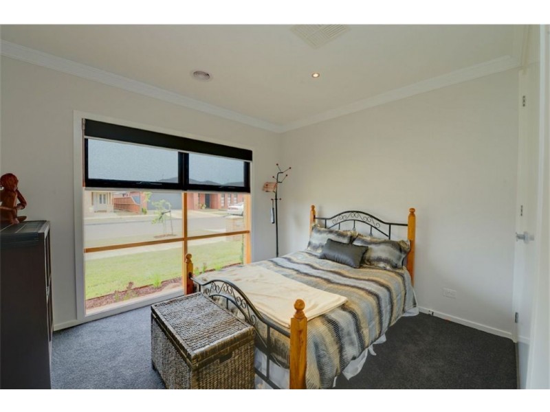 9 Bellington Drive, Alfredton VIC 3350