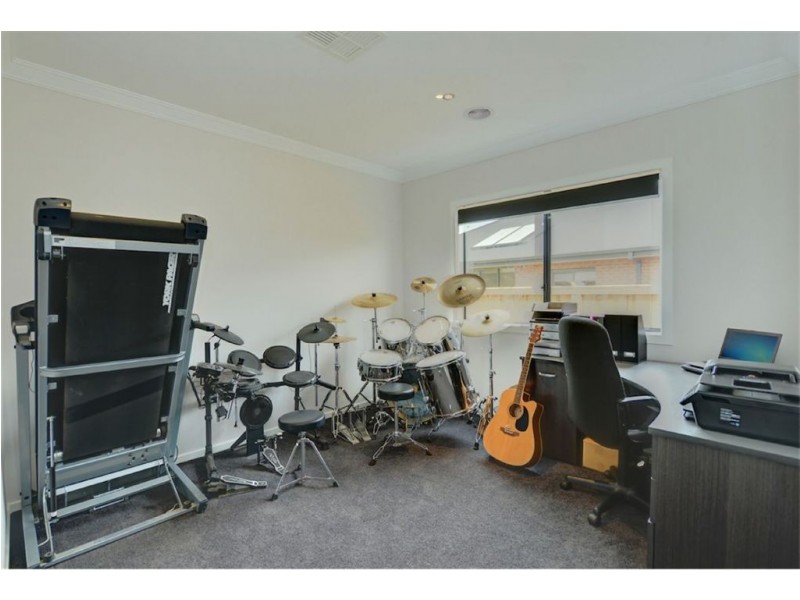 9 Bellington Drive, Alfredton VIC 3350