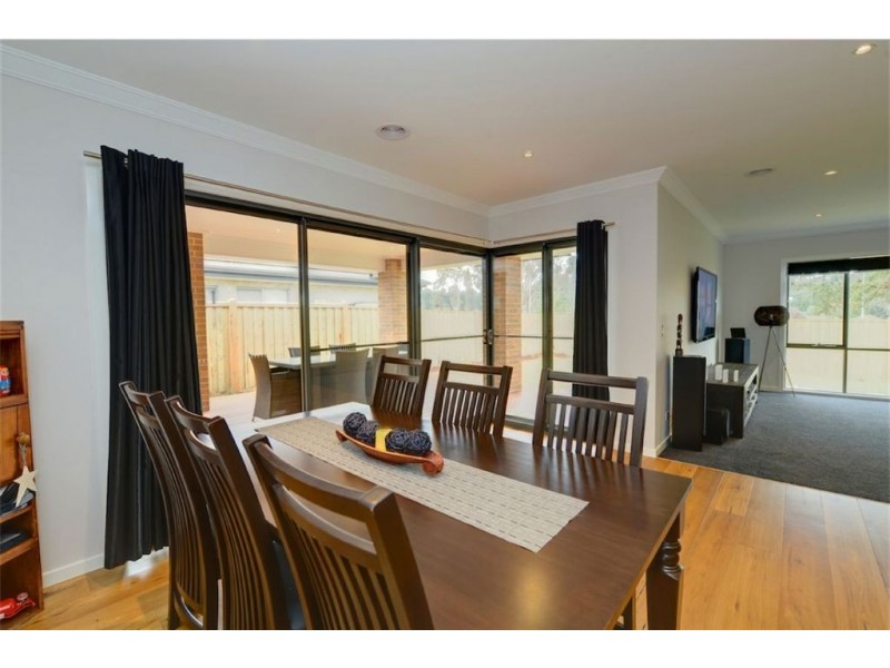 9 Bellington Drive, Alfredton VIC 3350