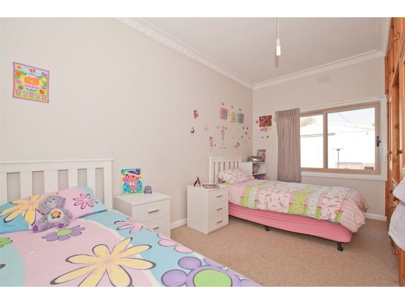 16 Dover Street, Wendouree VIC 3355