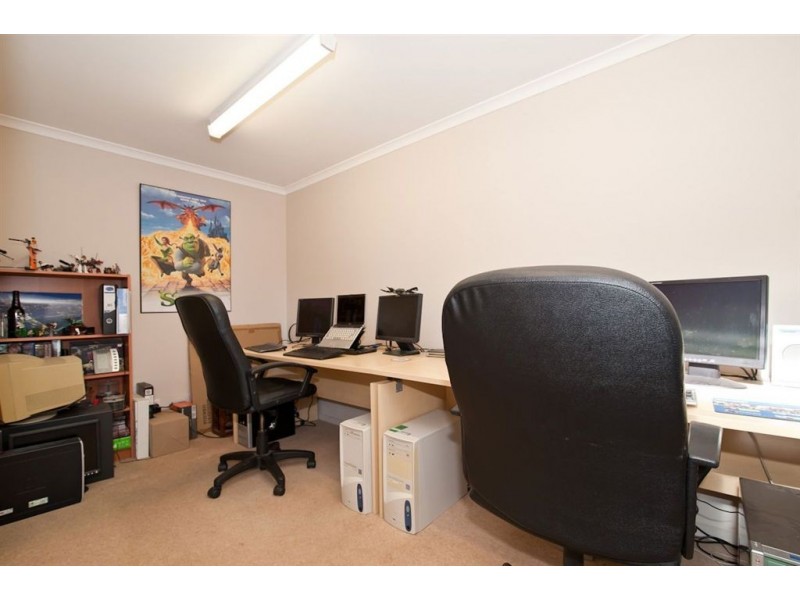 16 Dover Street, Wendouree VIC 3355