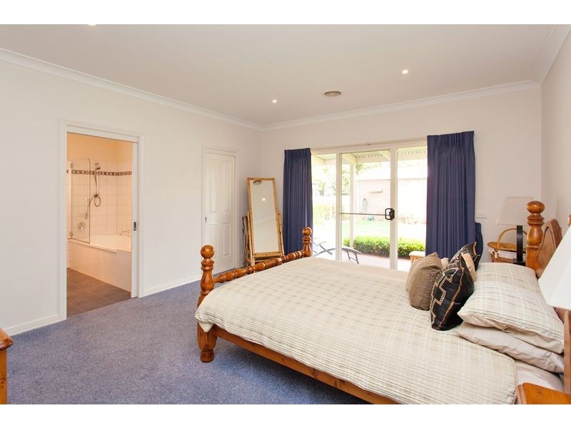 20 Longley Street, Alfredton VIC 3350