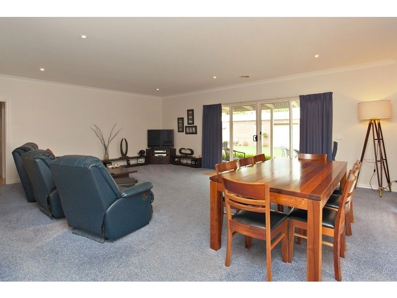 20 Longley Street, Alfredton VIC 3350