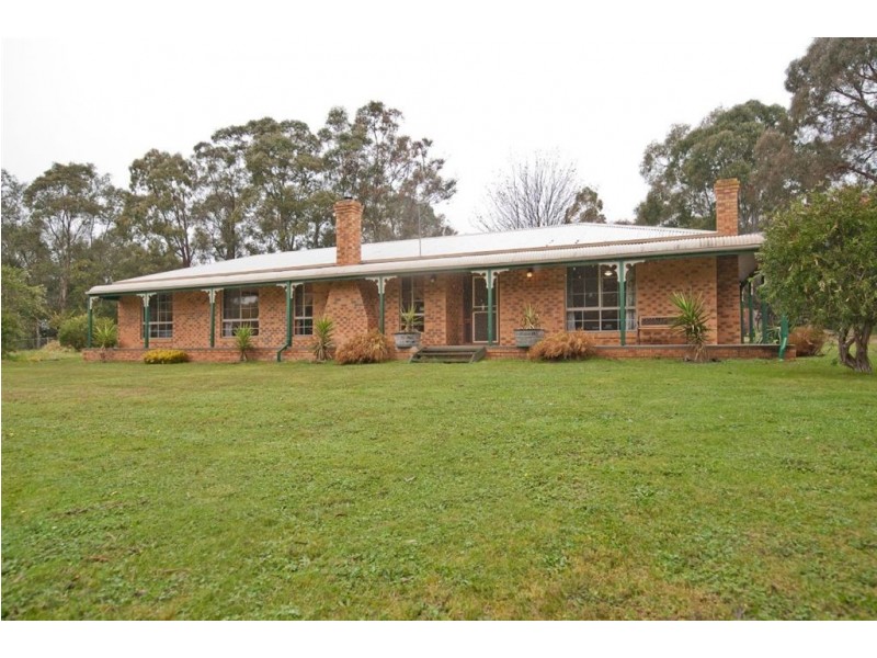 77 Thomas Road, Haddon VIC 3351