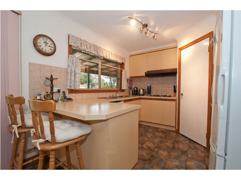 77 Thomas Road, Haddon VIC 3351