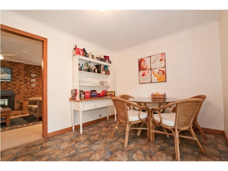 77 Thomas Road, Haddon VIC 3351