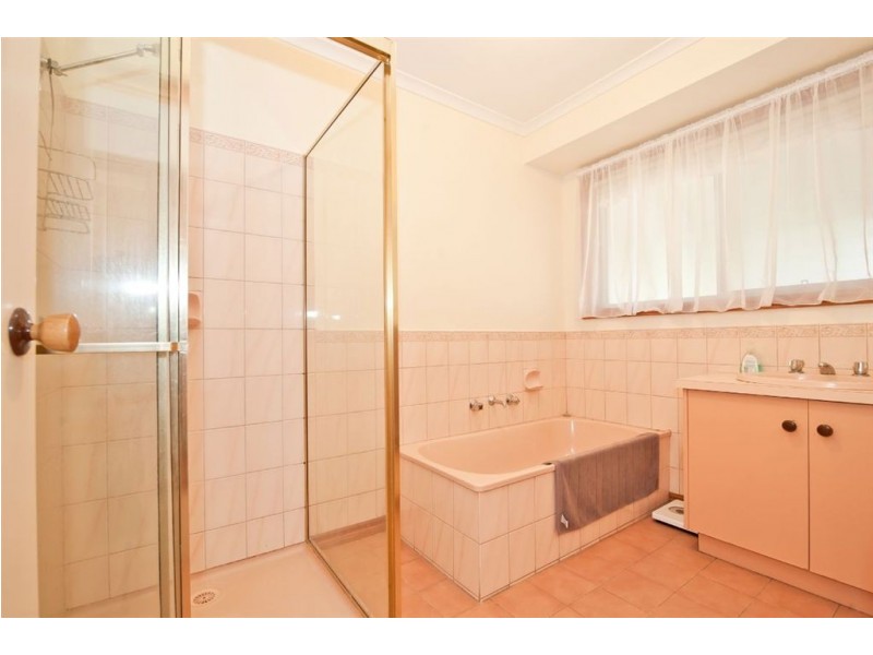 77 Thomas Road, Haddon VIC 3351