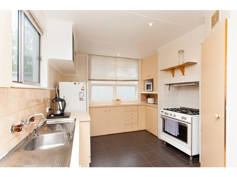 332 Peel Street North, Black Hill VIC 3350