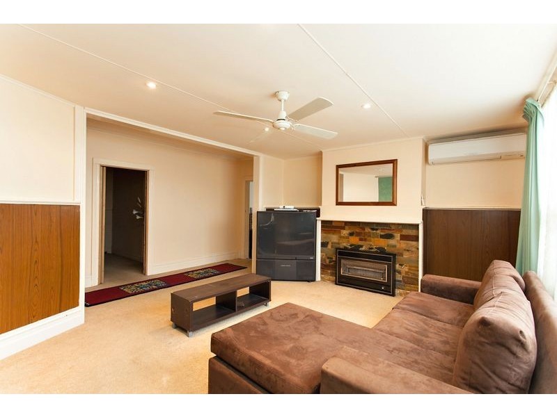 332 Peel Street North, Black Hill VIC 3350