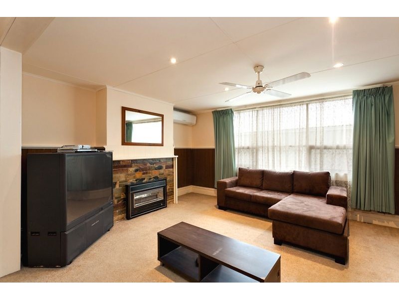 332 Peel Street North, Black Hill VIC 3350