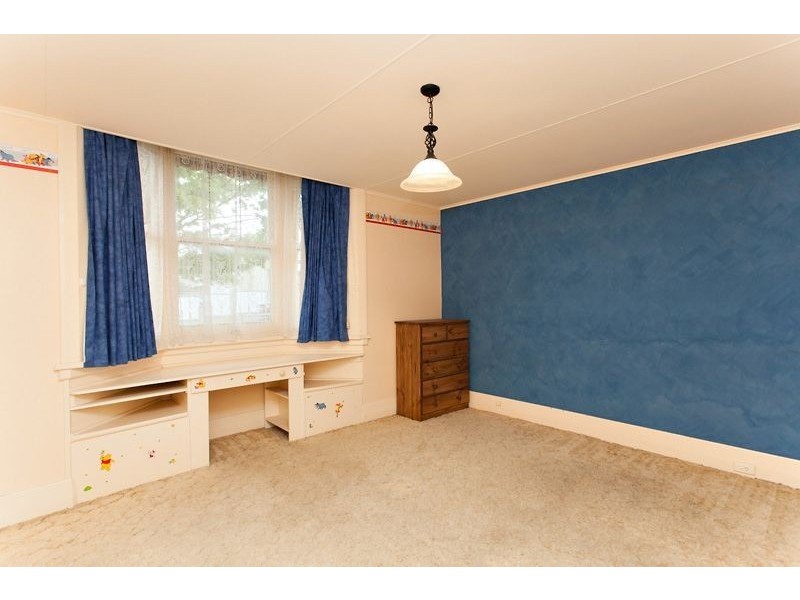 332 Peel Street North, Black Hill VIC 3350