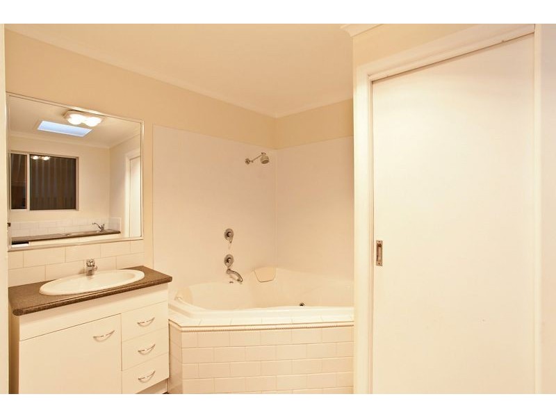 332 Peel Street North, Black Hill VIC 3350