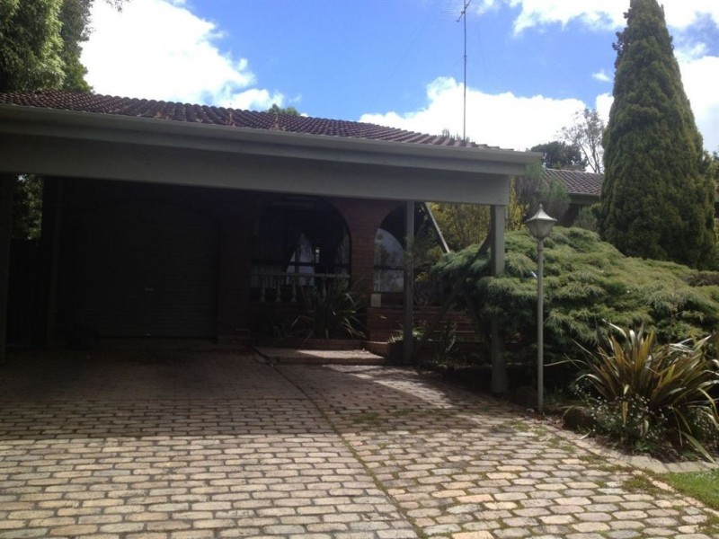 10 Grandison Ave, Mount Clear VIC 3350