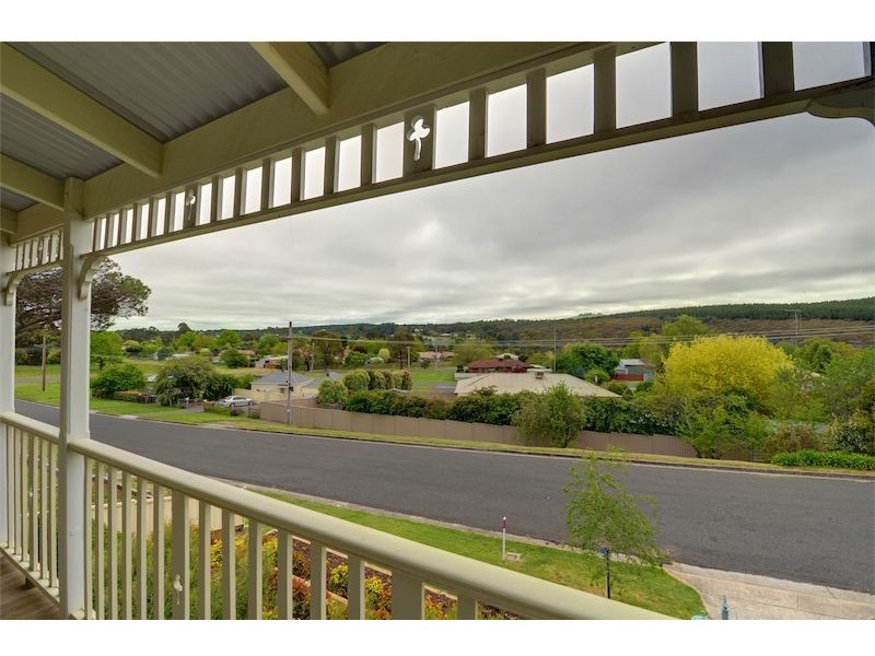 9 Hammon Street, Creswick VIC 3363