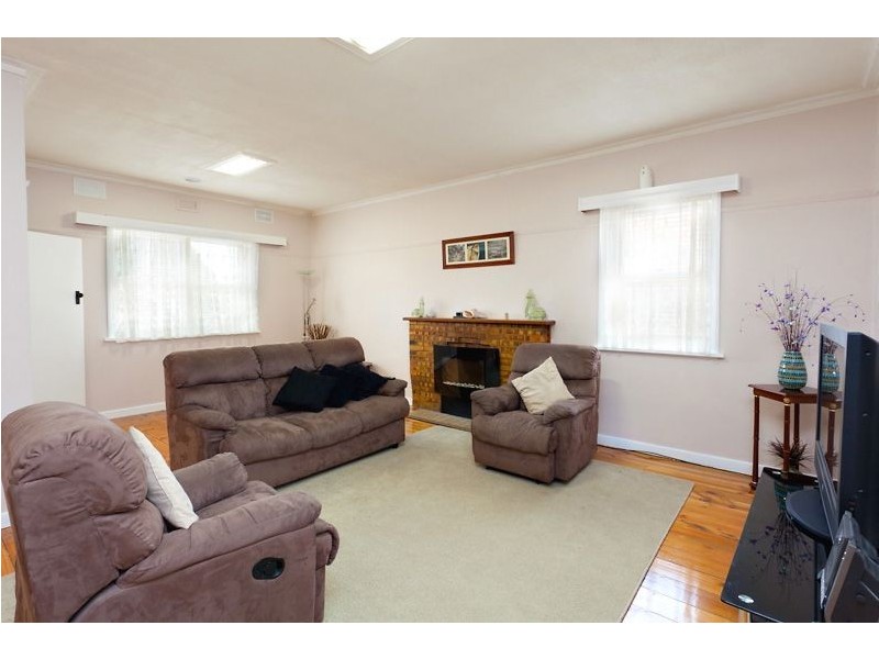 20 Waller Avenue, Newington VIC 3350