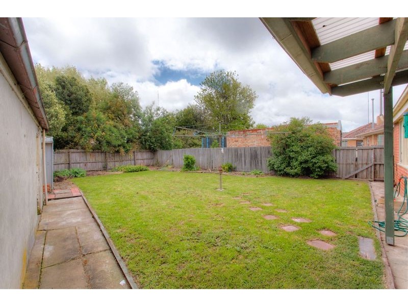 20 Waller Avenue, Newington VIC 3350