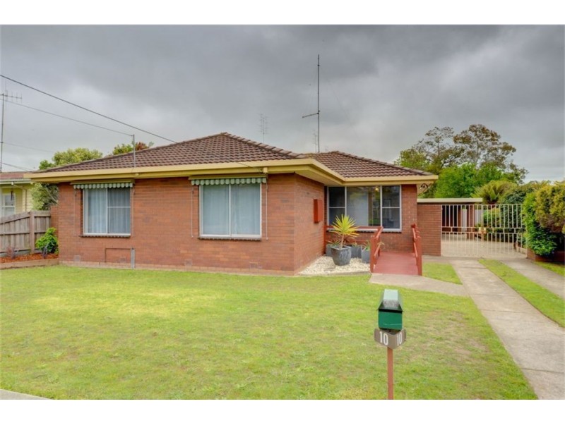 10 Locksley Street, Wendouree VIC 3355