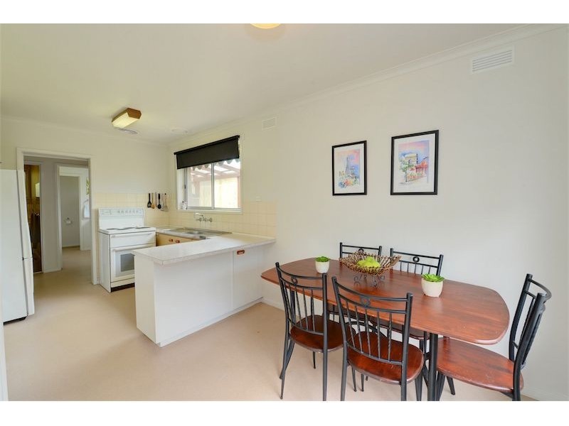 10 Locksley Street, Wendouree VIC 3355