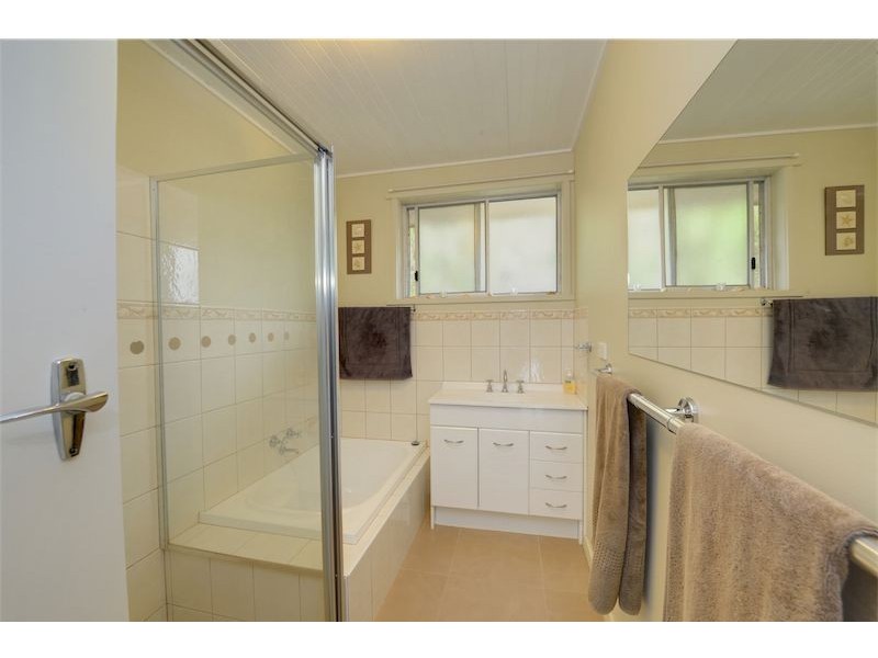 10 Locksley Street, Wendouree VIC 3355