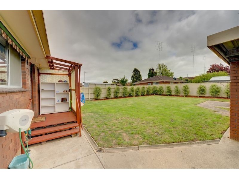 10 Locksley Street, Wendouree VIC 3355