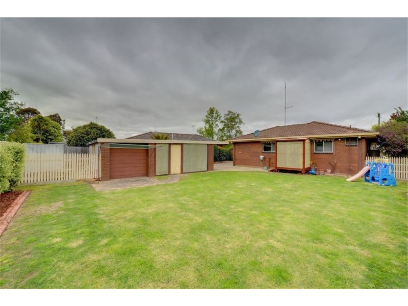 10 Locksley Street, Wendouree VIC 3355