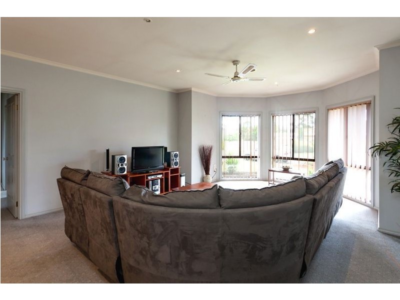 3 Wyndholm Crescent, Wendouree VIC 3355