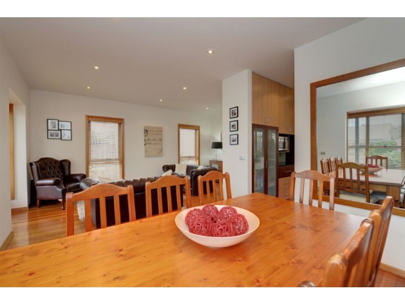 2A Nightingale Street, Newington VIC 3350