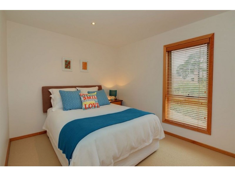 2A Nightingale Street, Newington VIC 3350