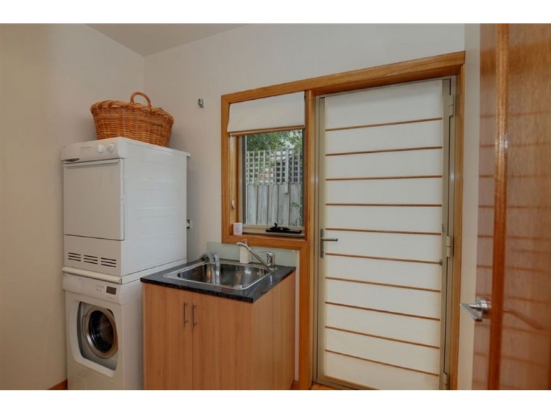 2A Nightingale Street, Newington VIC 3350