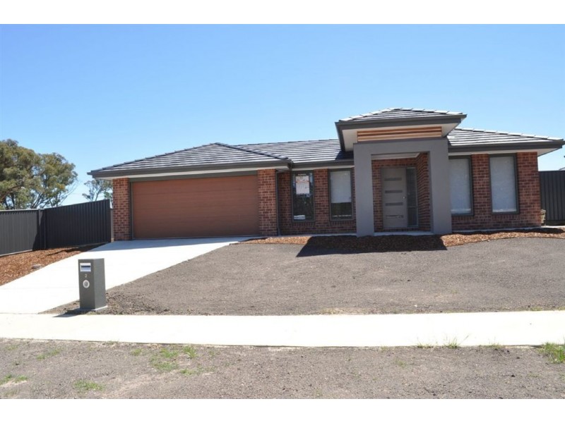 2 Greenhaven Court, Canadian VIC 3350