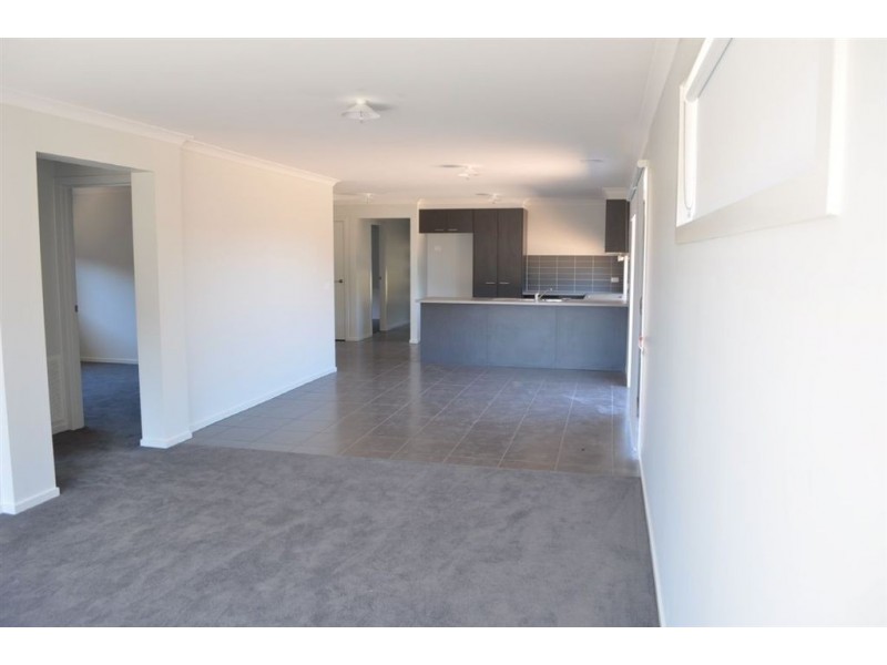 2 Greenhaven Court, Canadian VIC 3350