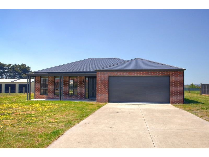 21 Windermere Way, Cardigan Village VIC 3352