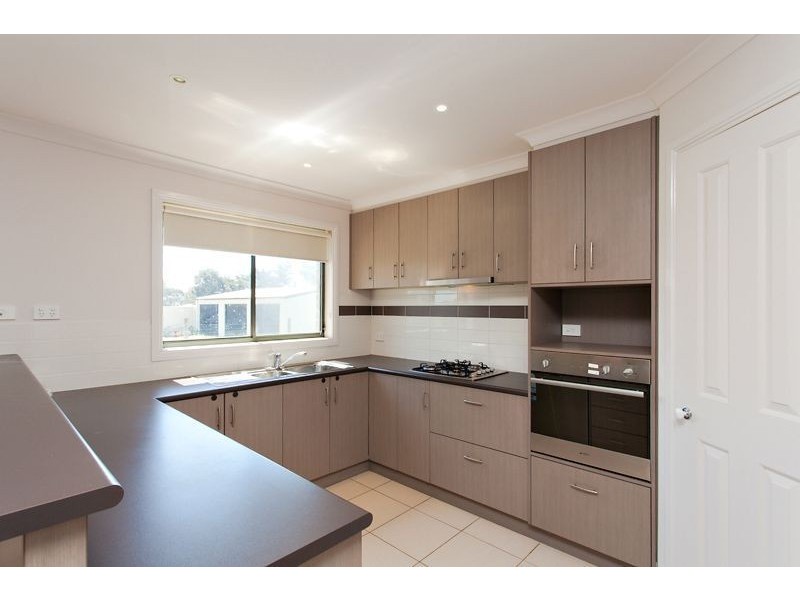 21 Windermere Way, Cardigan Village VIC 3352