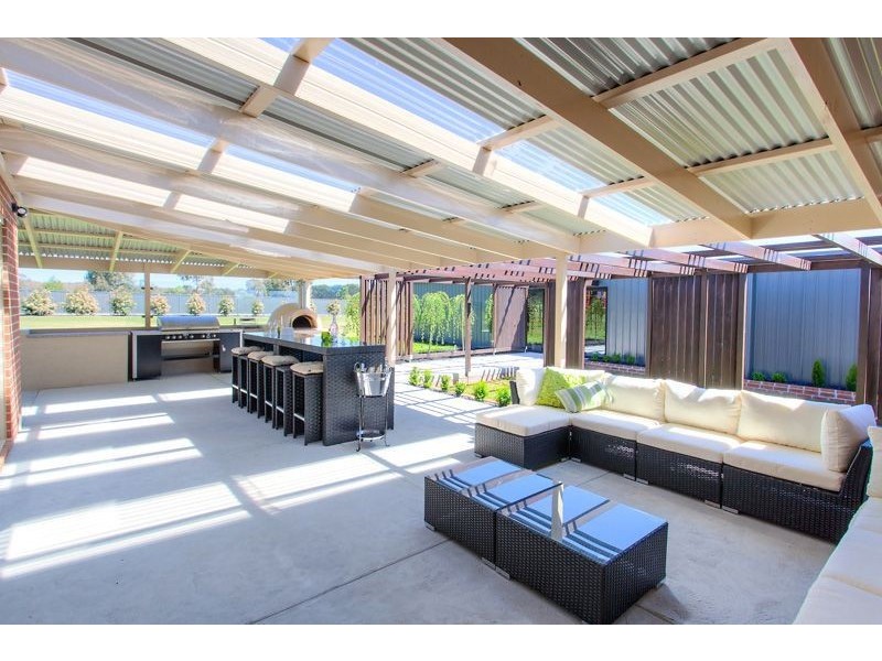 33 Duke Court, Smythes Creek VIC 3351