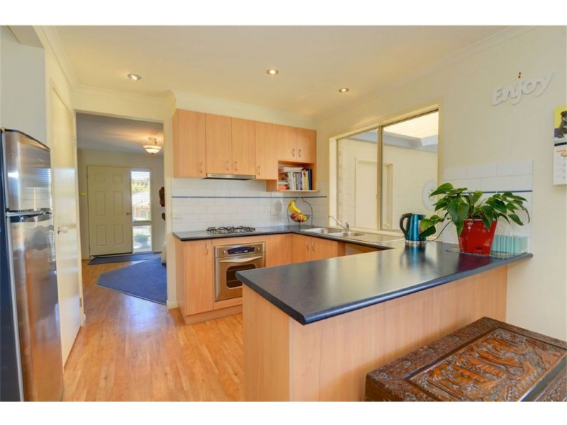 6 Ferndale Court, Mount Helen VIC 3350