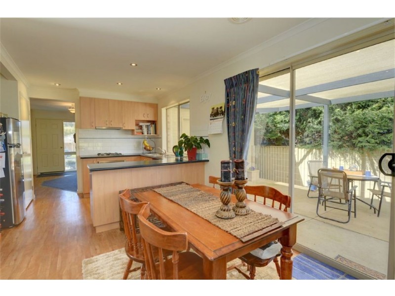 6 Ferndale Court, Mount Helen VIC 3350