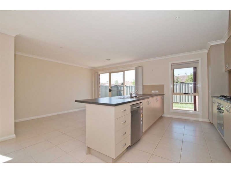 61 Mcnulty Drive, Wendouree VIC 3355