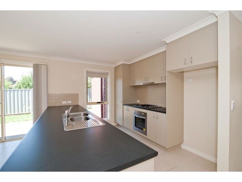 61 Mcnulty Drive, Wendouree VIC 3355